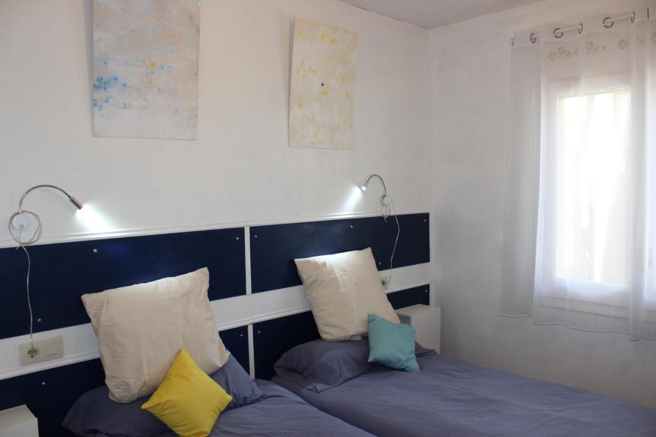 Apartment Luxury 4 Bed On Coastal Footpath At Cap Ras Llança