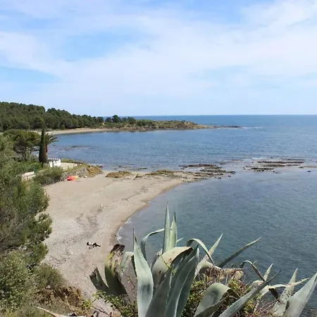 Luxury 4 Bed Apartment On Coastal Footpath At Cap Ras Llança Esterno foto