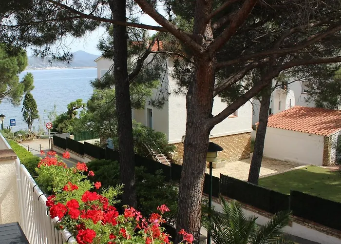 Luxury 4 Bed Apartment On Coastal Footpath At Cap Ras
